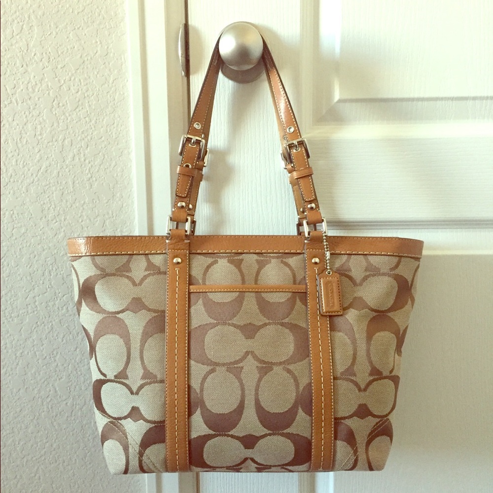 LIKE NEW Coach Signature Tote Bag Tan